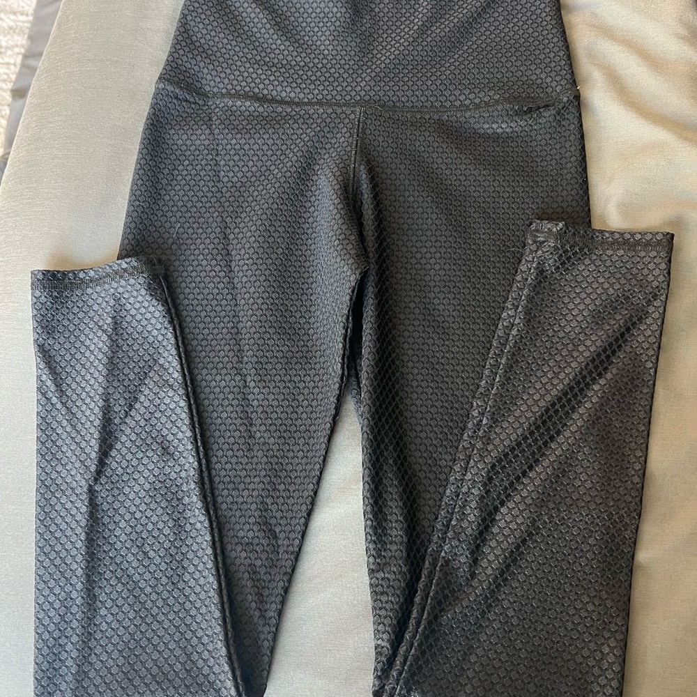 Emily Hsu Black Diamonds Textured Leggings